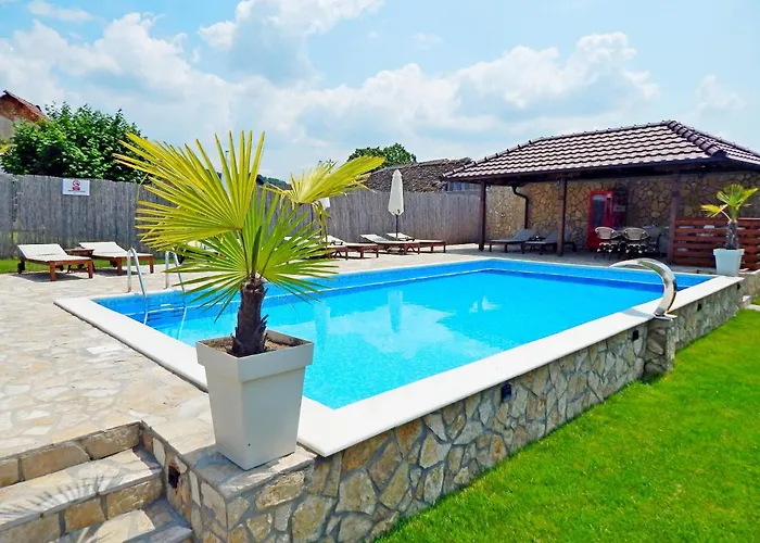 Aqualux Apartments